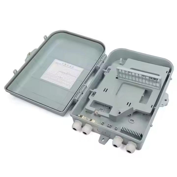 Fiber optic cable arrangement in optical distribution box