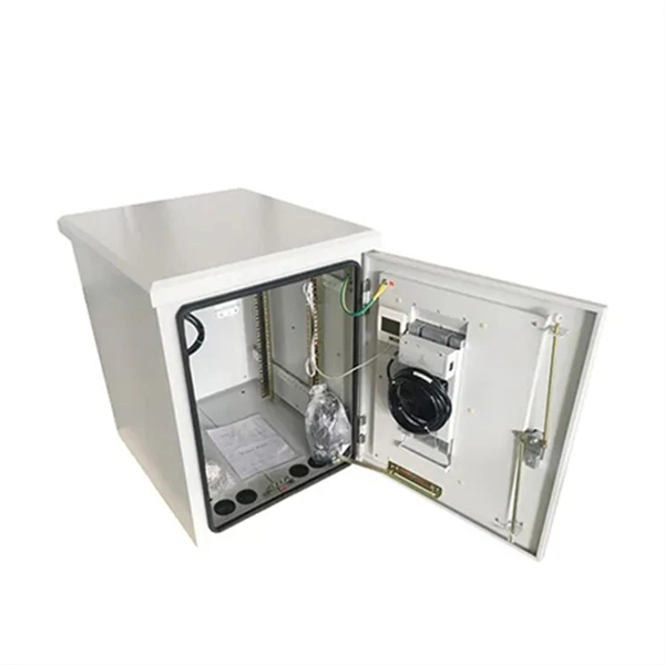 Plastic transition plate for cable trays